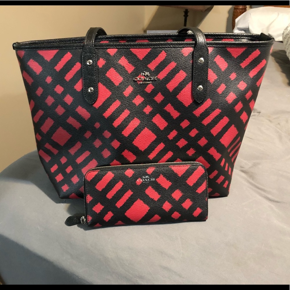 Coach purse and wallet